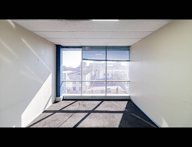 617M² OFFICE TO LET IN FERNDALE